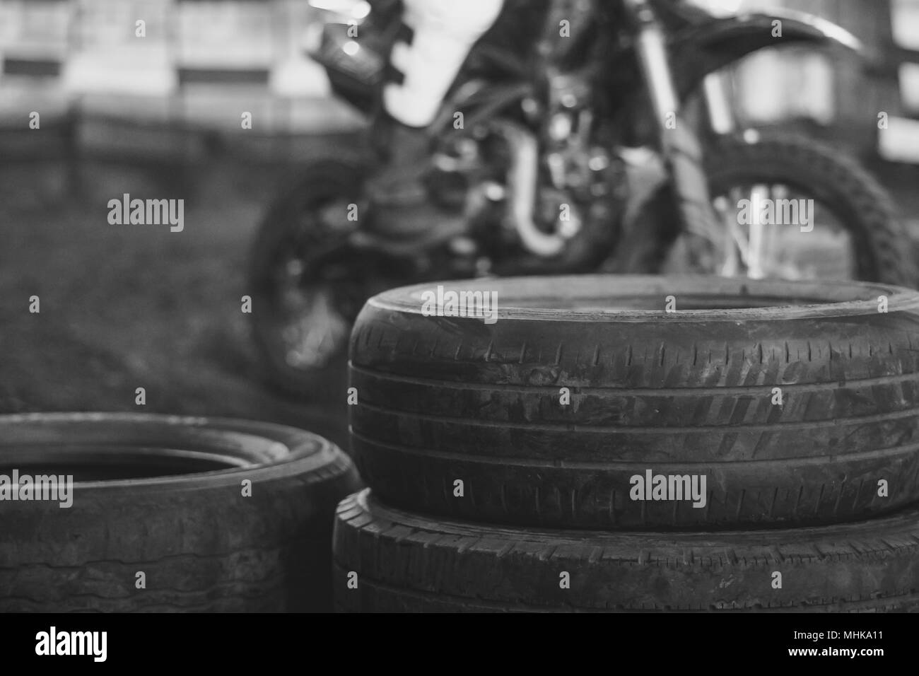 Pneu sur la piste de motocross sur sports Banque D'Images