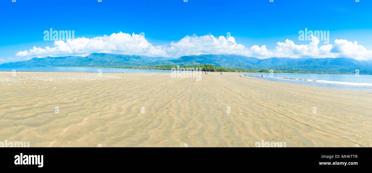 Panorama du Parc national Marino Ballena dans Uvita - Punta Uvita - belles plages et la forêt tropicale à la côte pacifique du Costa Rica Banque D'Images
