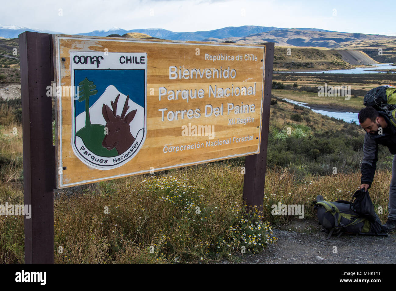 Laguna Amarga otros, point d'accès pour le Parc National Torres del Paine, Patagonie, Chili Banque D'Images