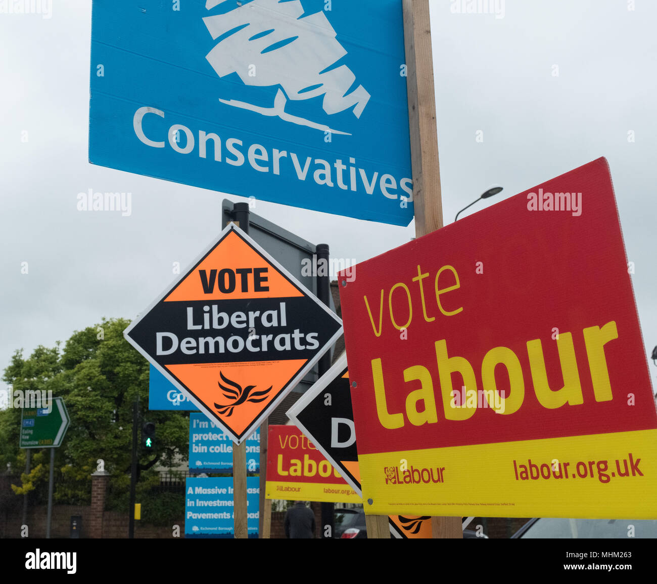 Du travail, conservateur et libéral-démocrate des pancartes de Audembert, SW London Banque D'Images