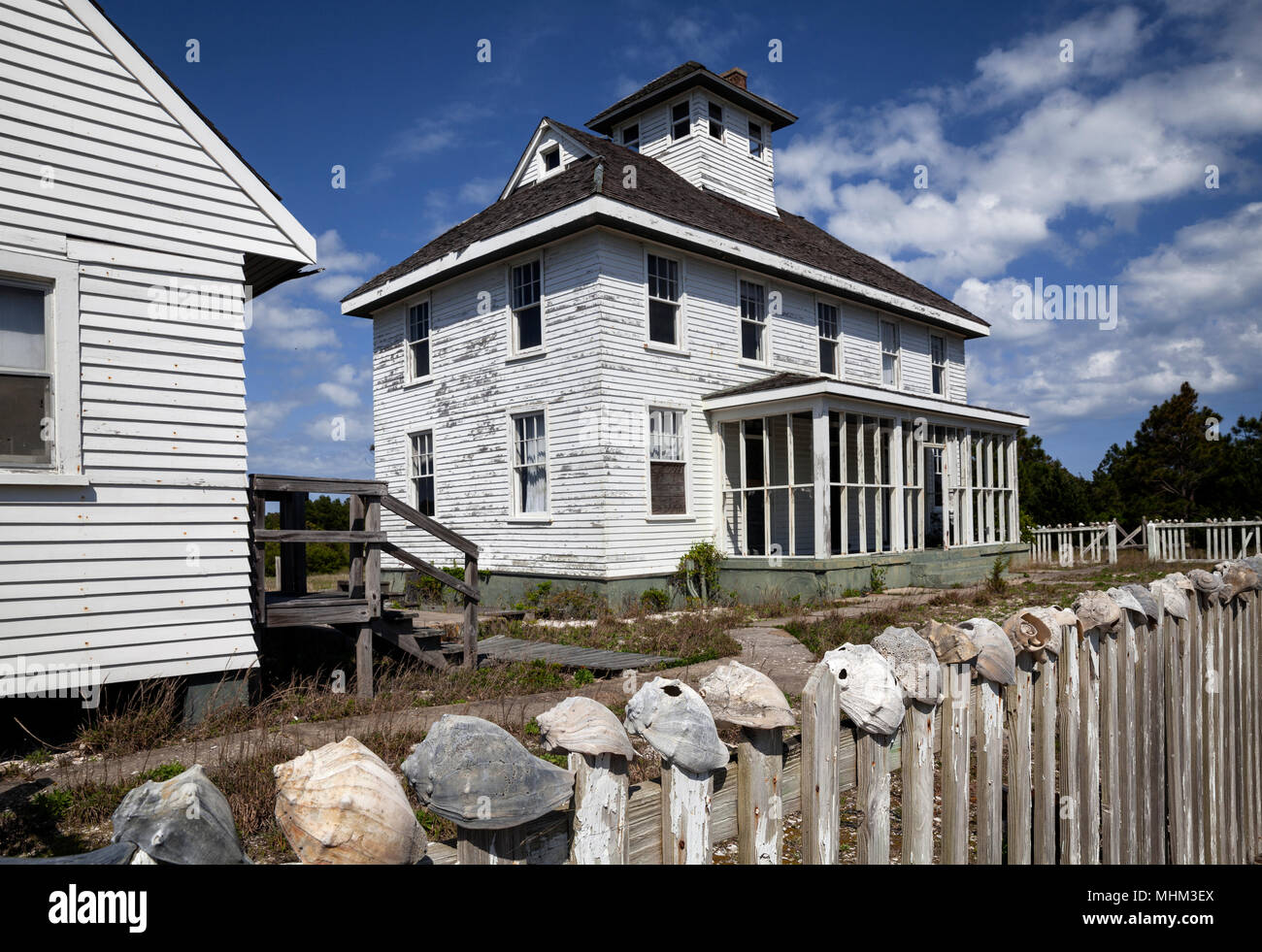 NC01540-00...CAROLINE DU NORD - Ancienne station de la Garde côtière canadienne dans le sud de la banque centrale à Cape Lookout National Park. Banque D'Images