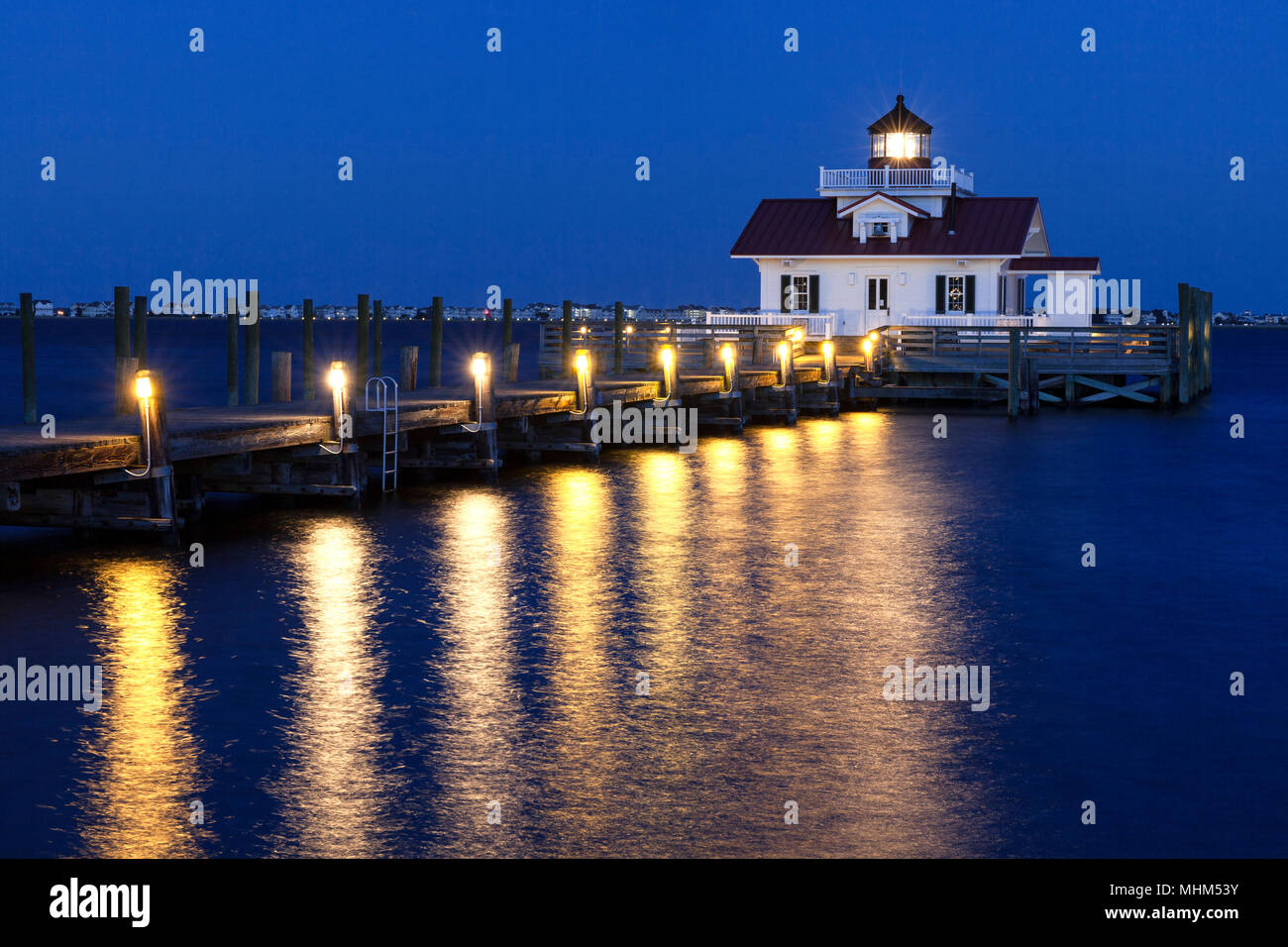 NC01685-00...CAROLINE DU NORD - les marais de Roanoke phare dans la ville de Manteo sur l'île de Roanoke. Banque D'Images