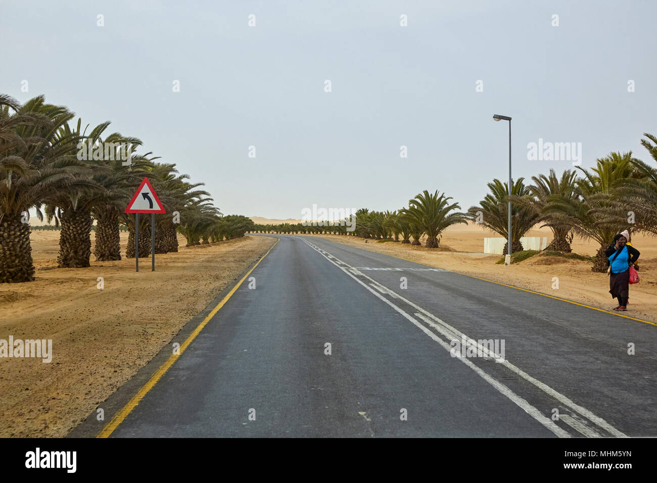 La route B2 de Walvis Bay à Swakopmund, Namibie, Afrique Banque D'Images