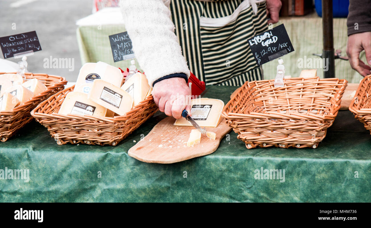 Fromage à la Winchester Lyburn farmers market - Hampshire alimentaire Artisan Banque D'Images