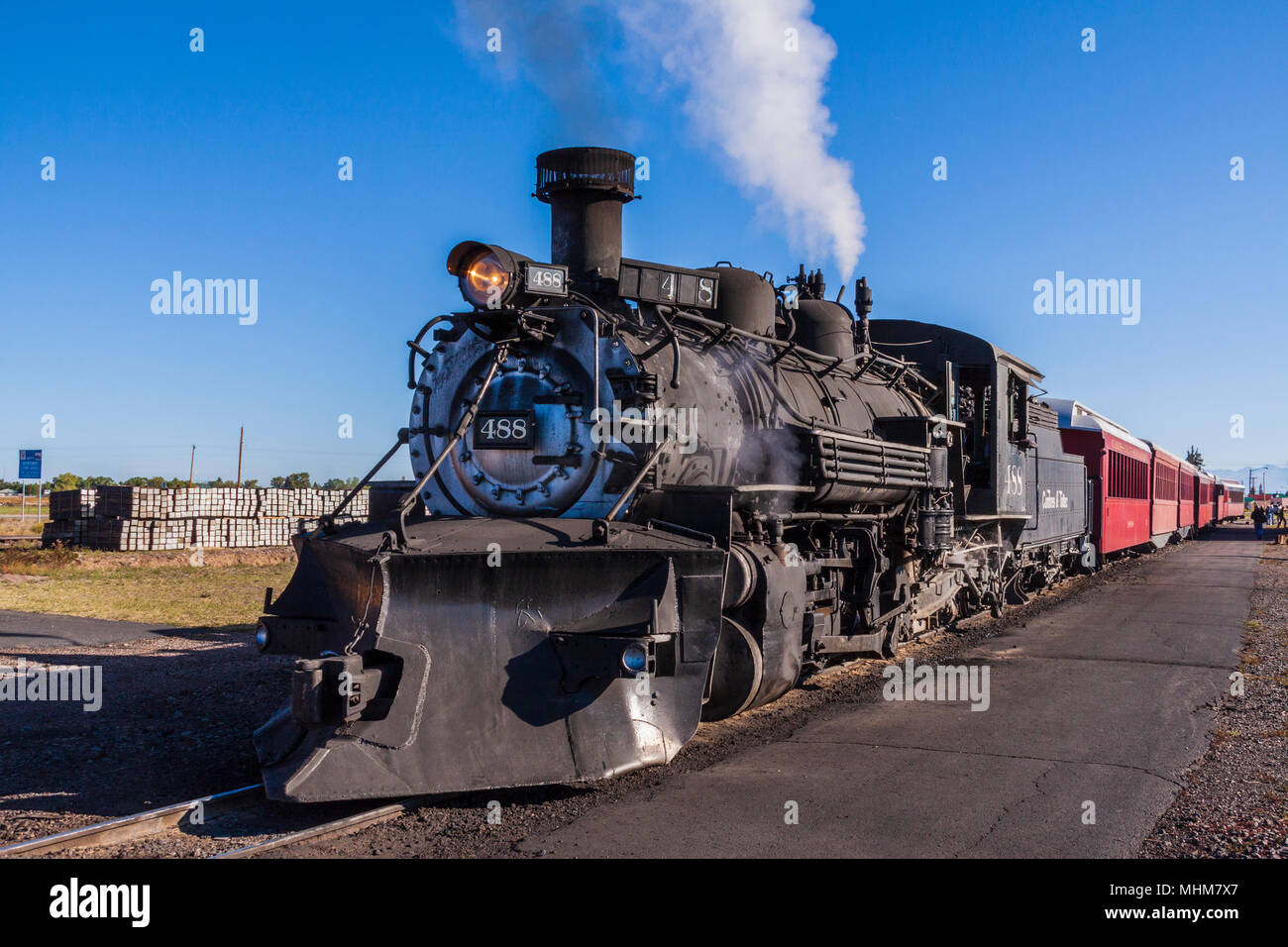 Les trains à vapeur et à l'équipement ferroviaire Cumbres et voie étroite toltèque Train Depot à Antonito, Colorado. Banque D'Images