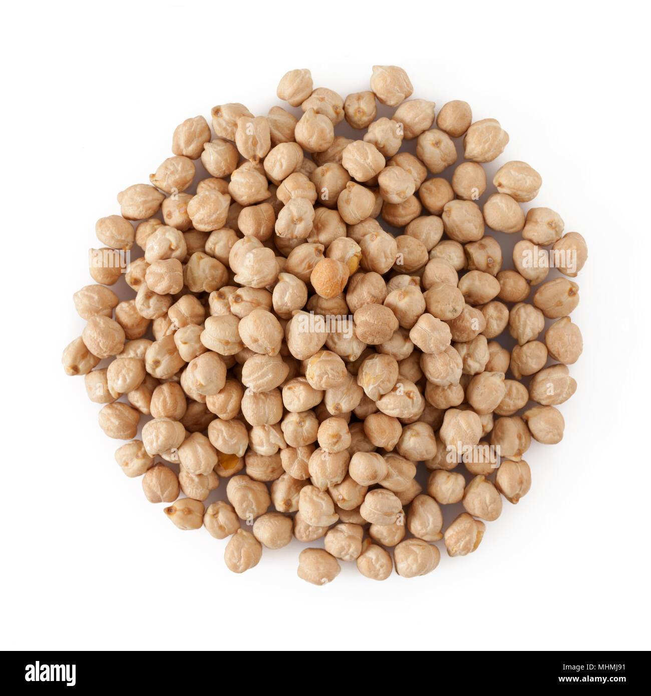 Pois chiches secs ou gramme, les légumineuses riches en protéines. Isolé sur fond blanc, top view ahot. Banque D'Images