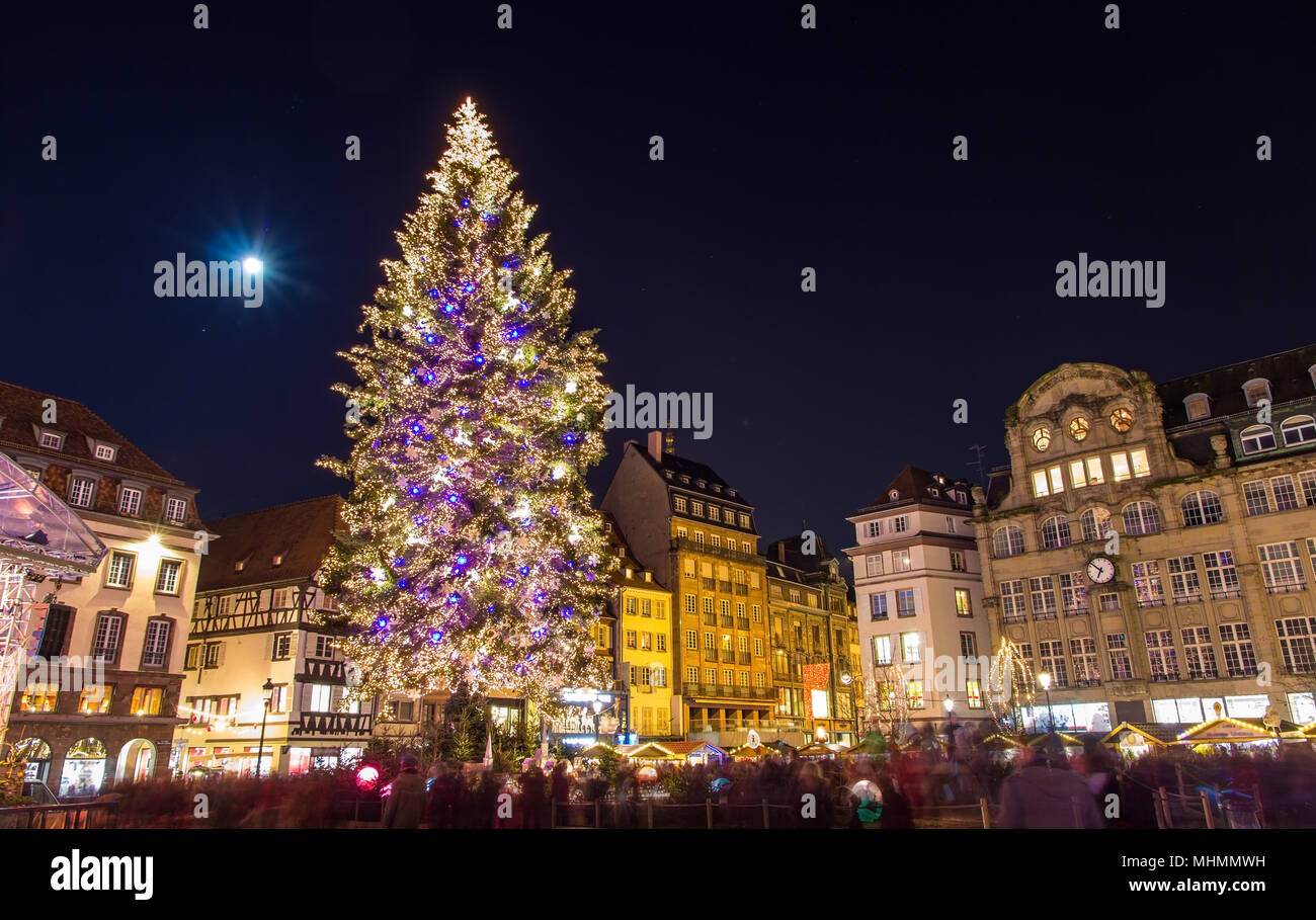 Arbre de Noël à la Place Kléber à Strasbourg, "capitale du Christ Banque D'Images