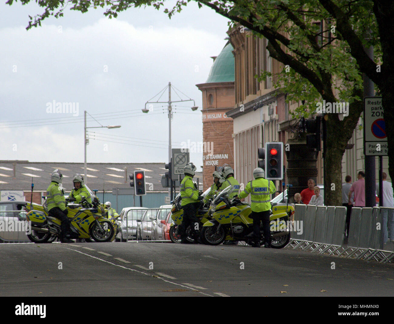 Route de police barricade barrage bloc trafic moto flics arrêter personne n'copyspace Banque D'Images