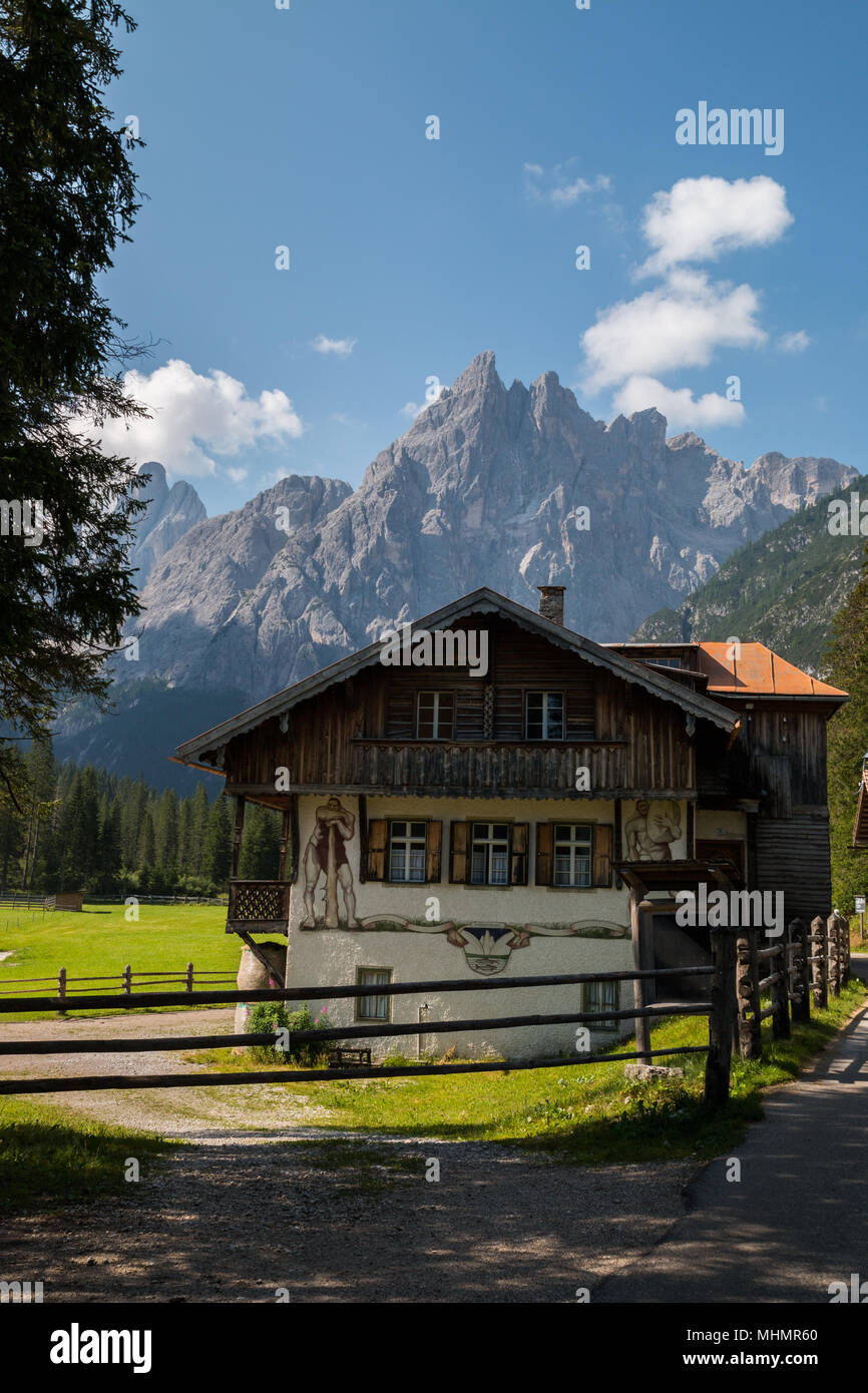 Le cadran solaire, Sesto Sexten, Fischleintal, Pustertal, Bolzano, Trentin-Haut-Adige, Italie Banque D'Images