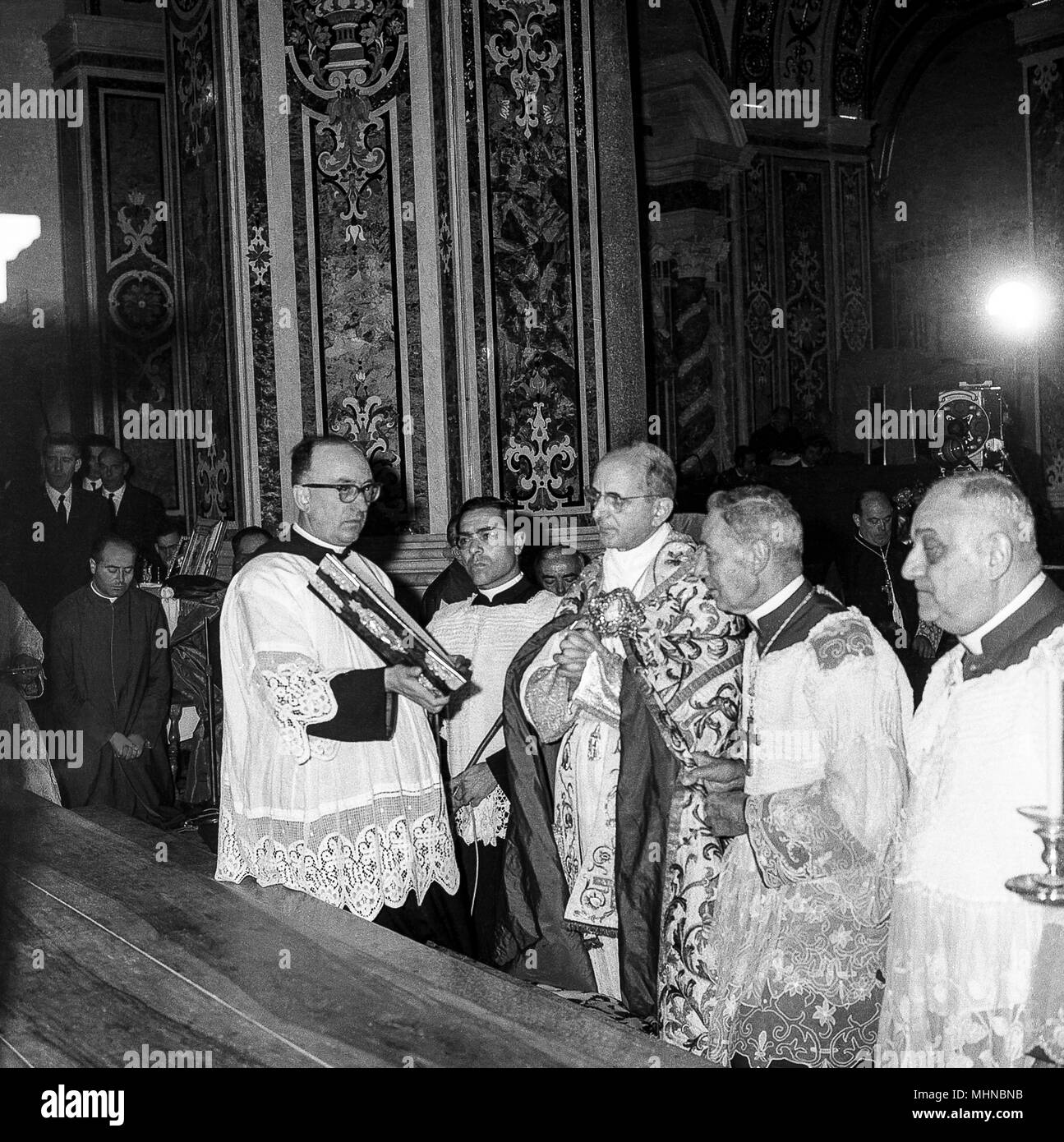 Le pape Paul VI à Montecassino - proclamer saint Benoît patronne principale de l'ensemble de l'Europe à Montecassino - 24 octobre 1964 Banque D'Images
