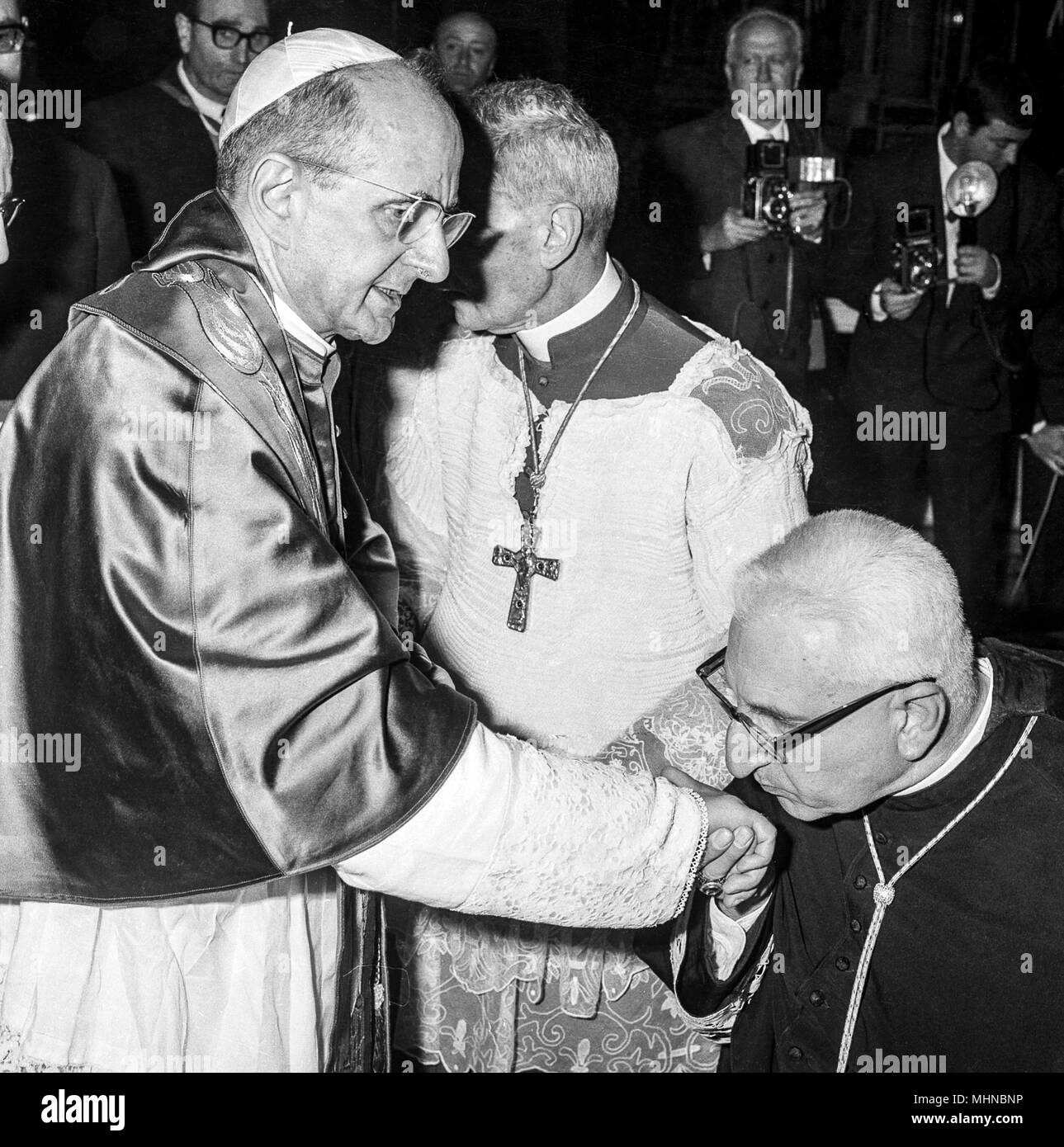 Le pape Paul VI à Montecassino - proclamer saint Benoît patronne principale de l'ensemble de l'Europe à Montecassino - 24 octobre 1964 Banque D'Images