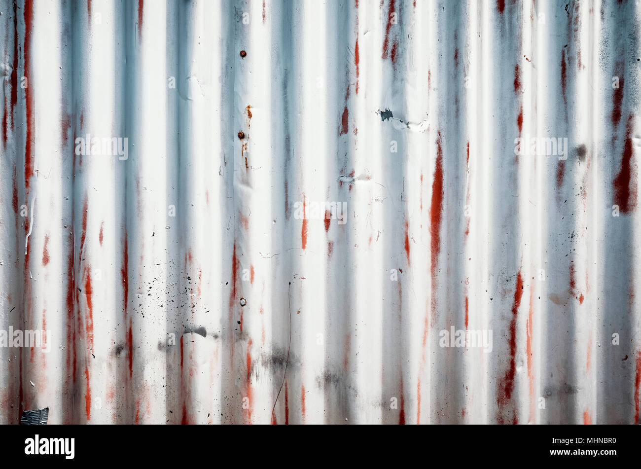 Feuille de métal ondulé patiné, abstract background. Banque D'Images