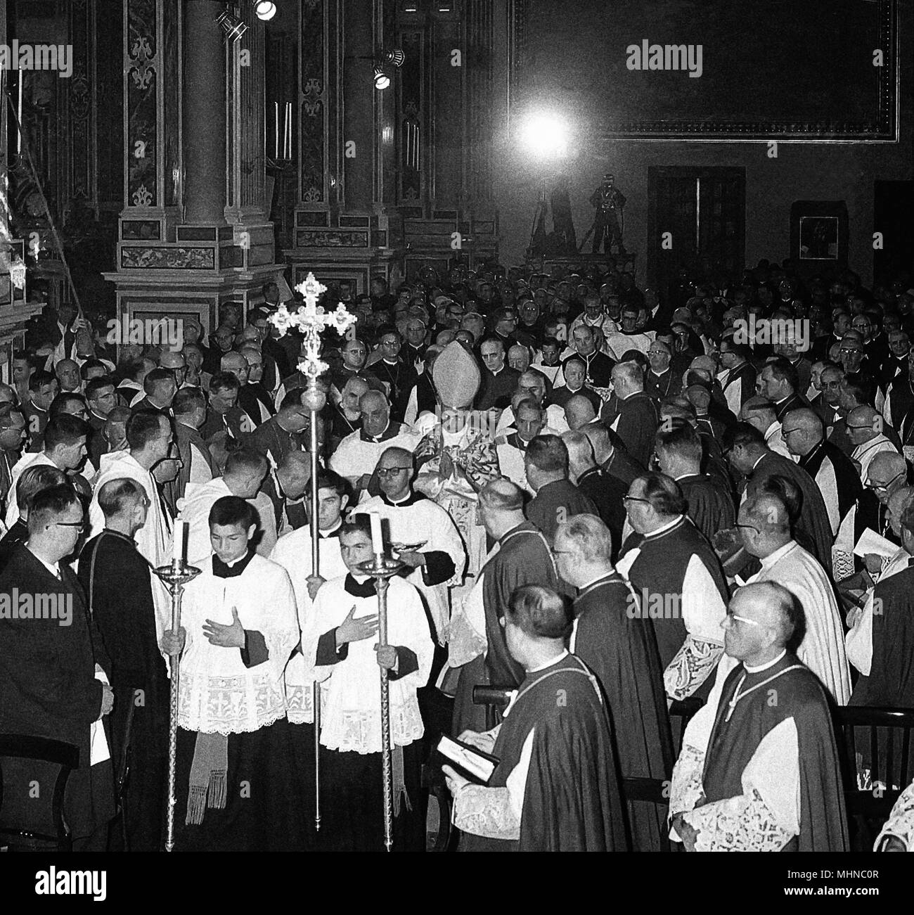 49/5000 Paul VI Visites Montecassino - 24 octobre 1964 Banque D'Images