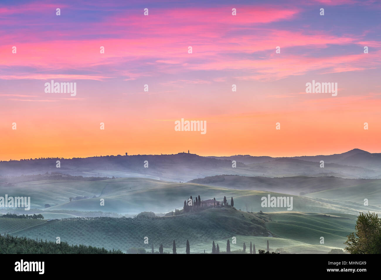 Paysage de Toscane au lever du soleil Banque D'Images