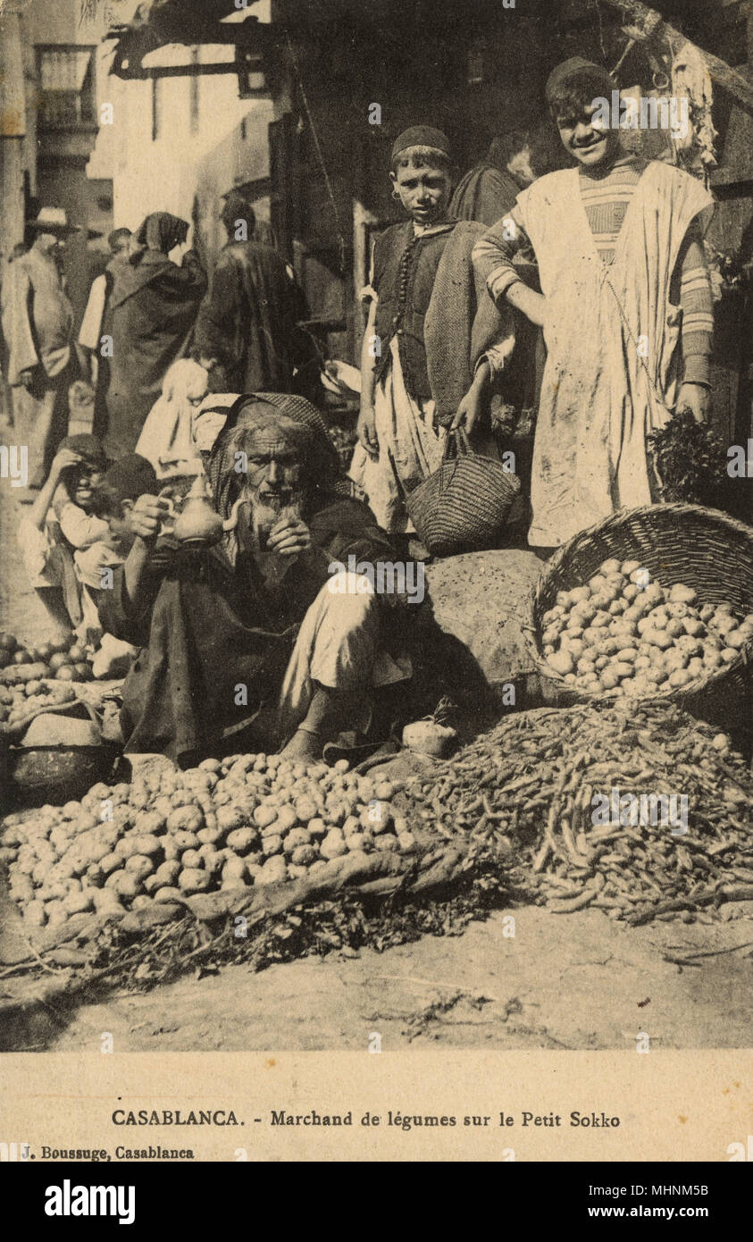 Maroc - Casablanca - Vendeur de légumes - petit Sokko Banque D'Images