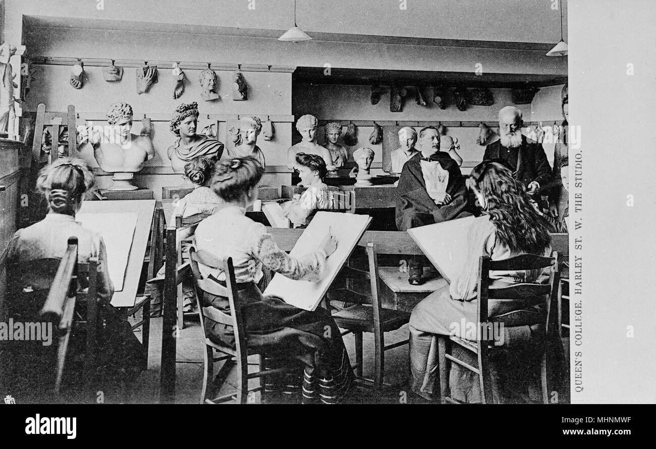 Jeunes femmes au Queen's College, Harley Street, Londres Banque D'Images