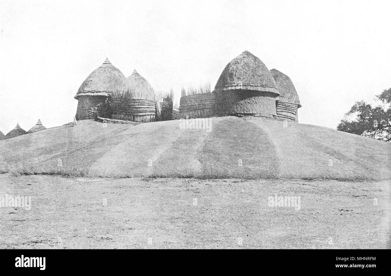 Le SOUDAN. Le sud du Soudan. La résidence de l'ancien Roi Shilluk ; 1900 imprimer Banque D'Images