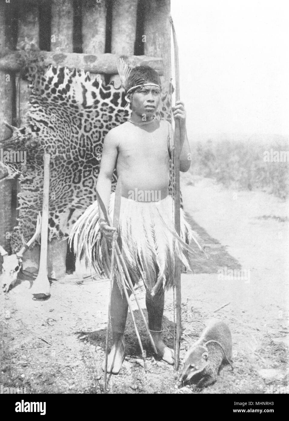 La Bolivie. Un chasseur de la Bolivie ; 1900 ancienne vintage print photo Banque D'Images