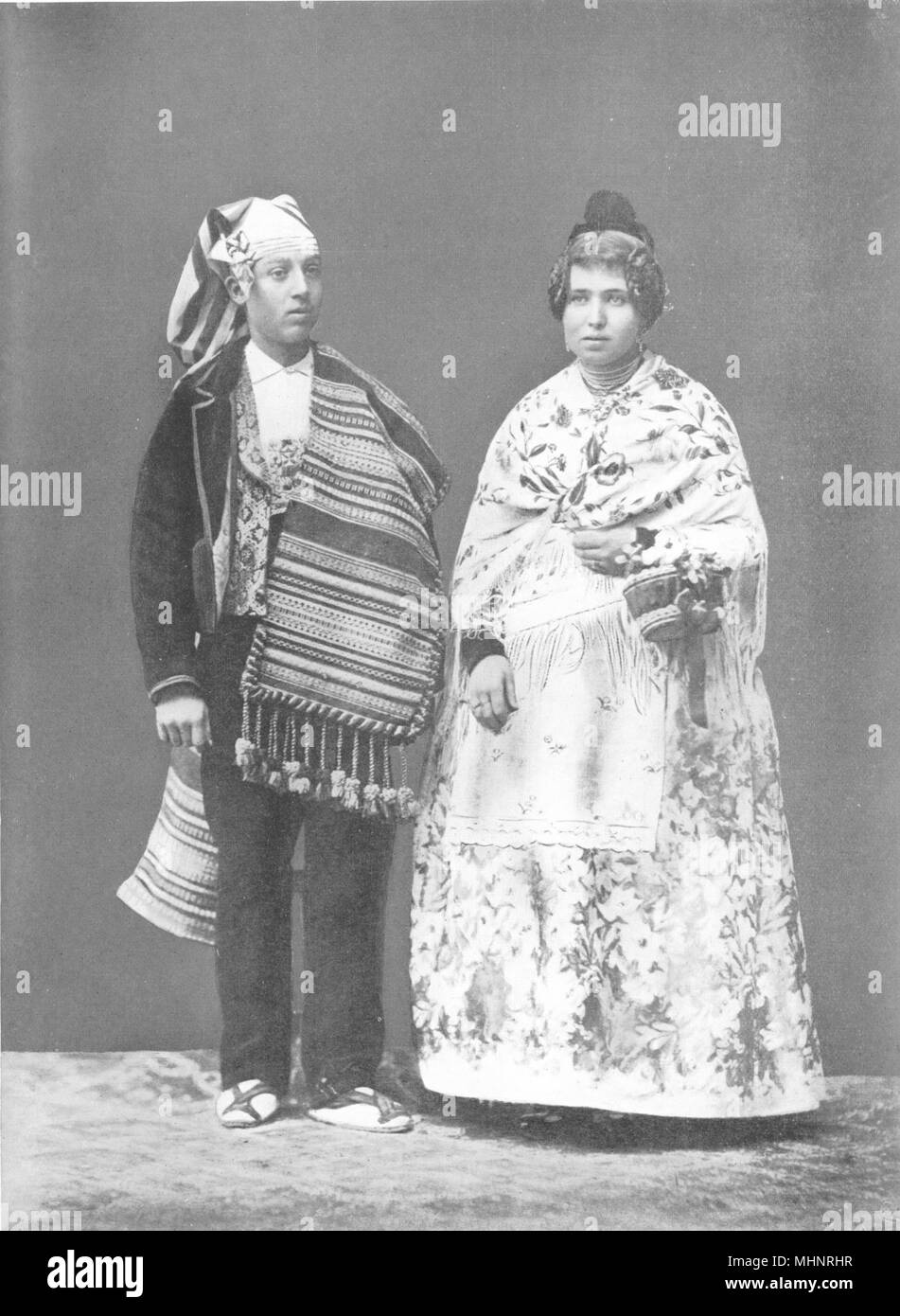 L'ESPAGNE. Robe valencienne ; 1900 ancienne vintage print photo Photo Stock  - Alamy