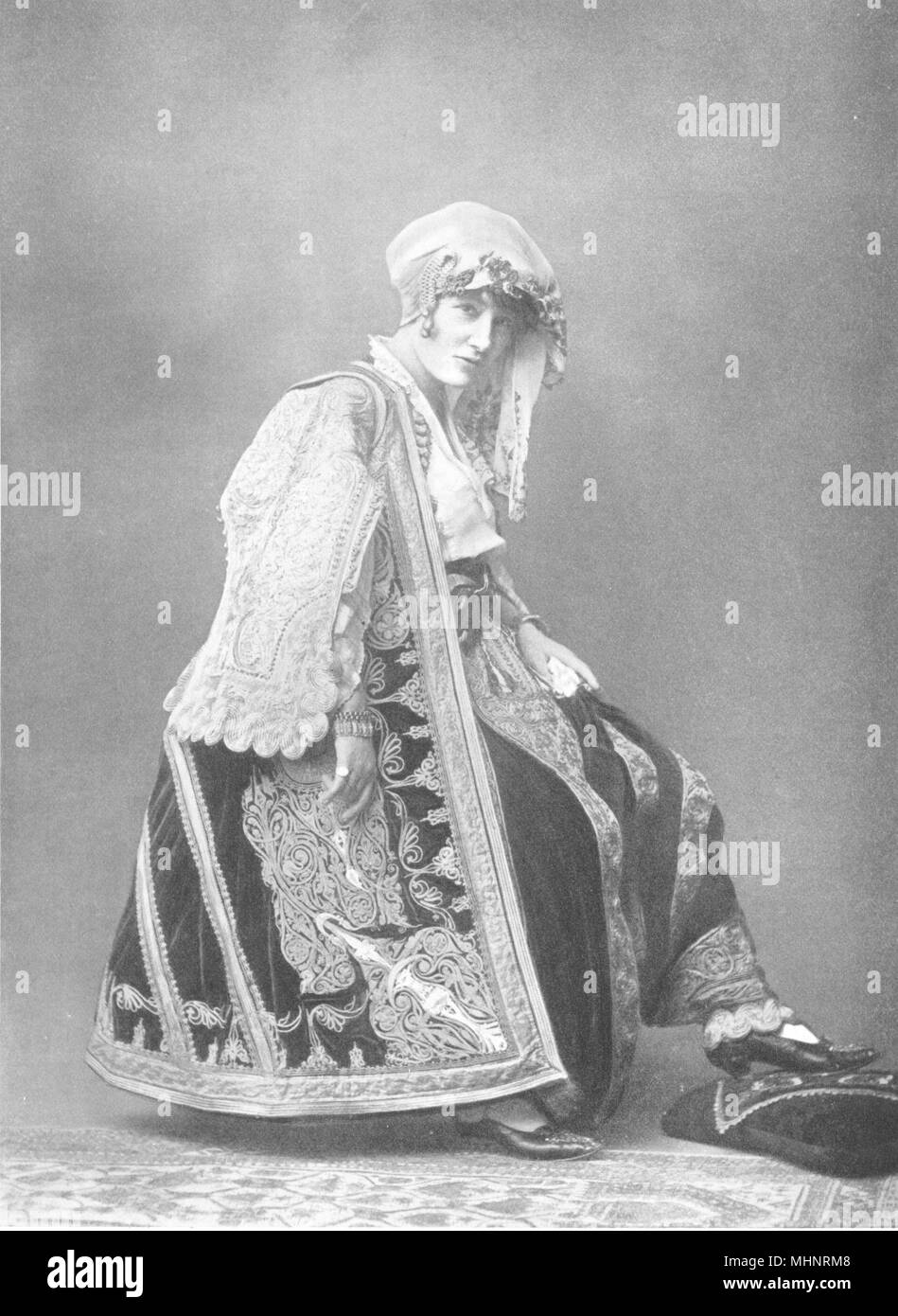 La Serbie. La péninsule des Balkans. Costume national du sud de la Serbie ; 1900 imprimer Banque D'Images