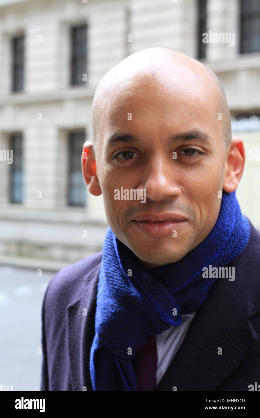 Chuka Umunna Labour Party MP pour Streatham photographié avec sa circonscription consentement de vive voix à Whitehall, Westminster, London, UK. le 26 mars 2018. Les hommes politiques britanniques. La politique britannique. Les députés. Le groupe indépendant. Porte-parole du groupe indépendant. Porte-parole. Changement France. Russell Moore/Alamy. Banque D'Images