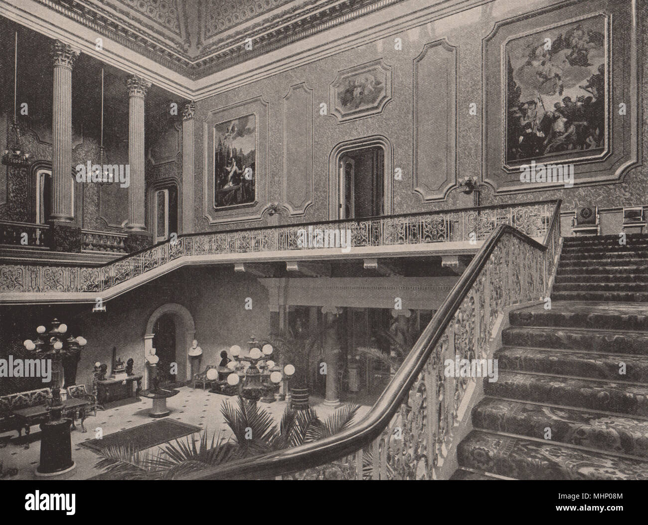 Hall et escalier de Stafford House. Londres 1896 ancienne imprimer photo Banque D'Images