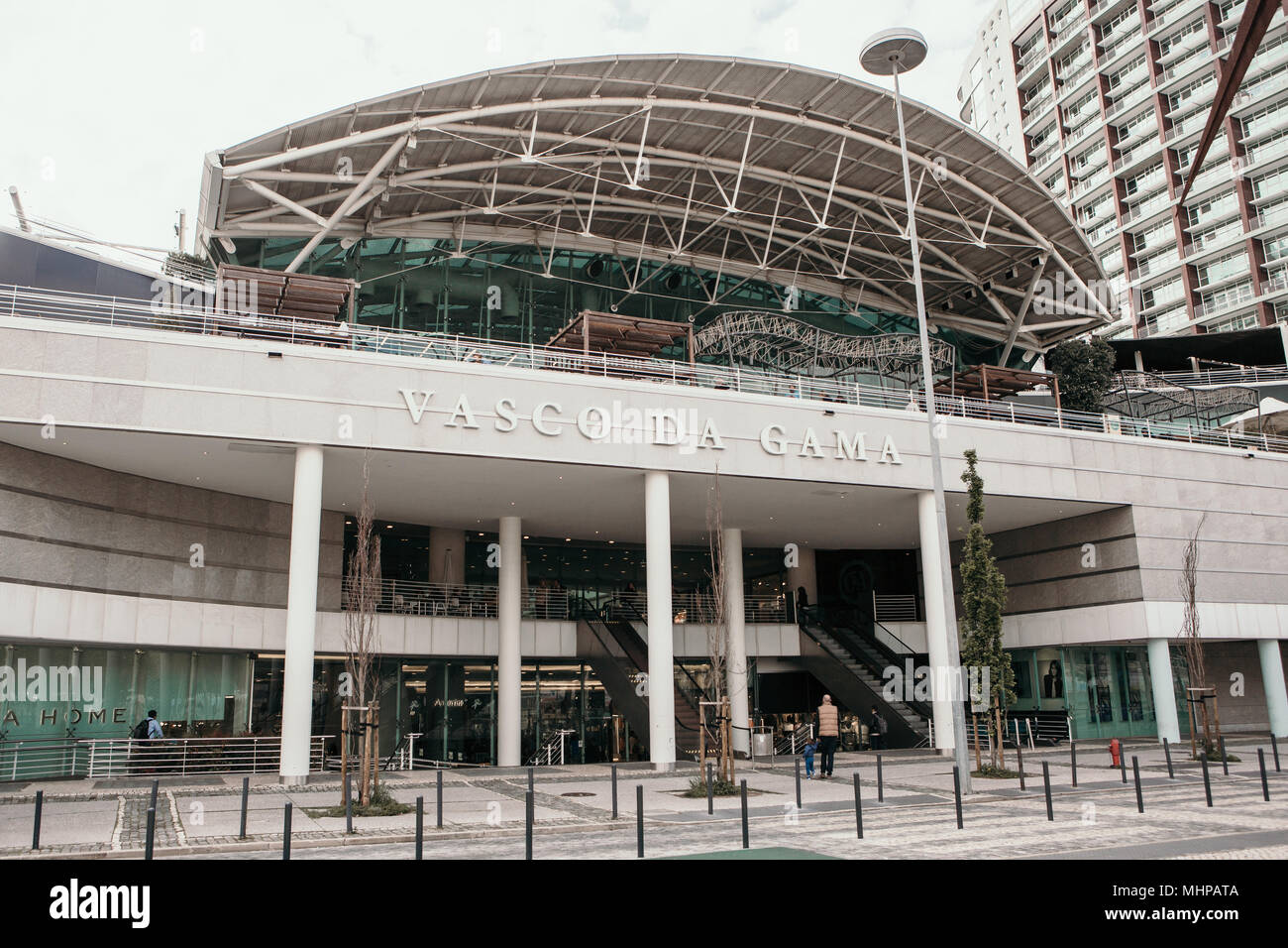 Portugal, Lisbonne 29 avril 2018 : centre commercial Vasco da Gama avec son architecture unique Banque D'Images