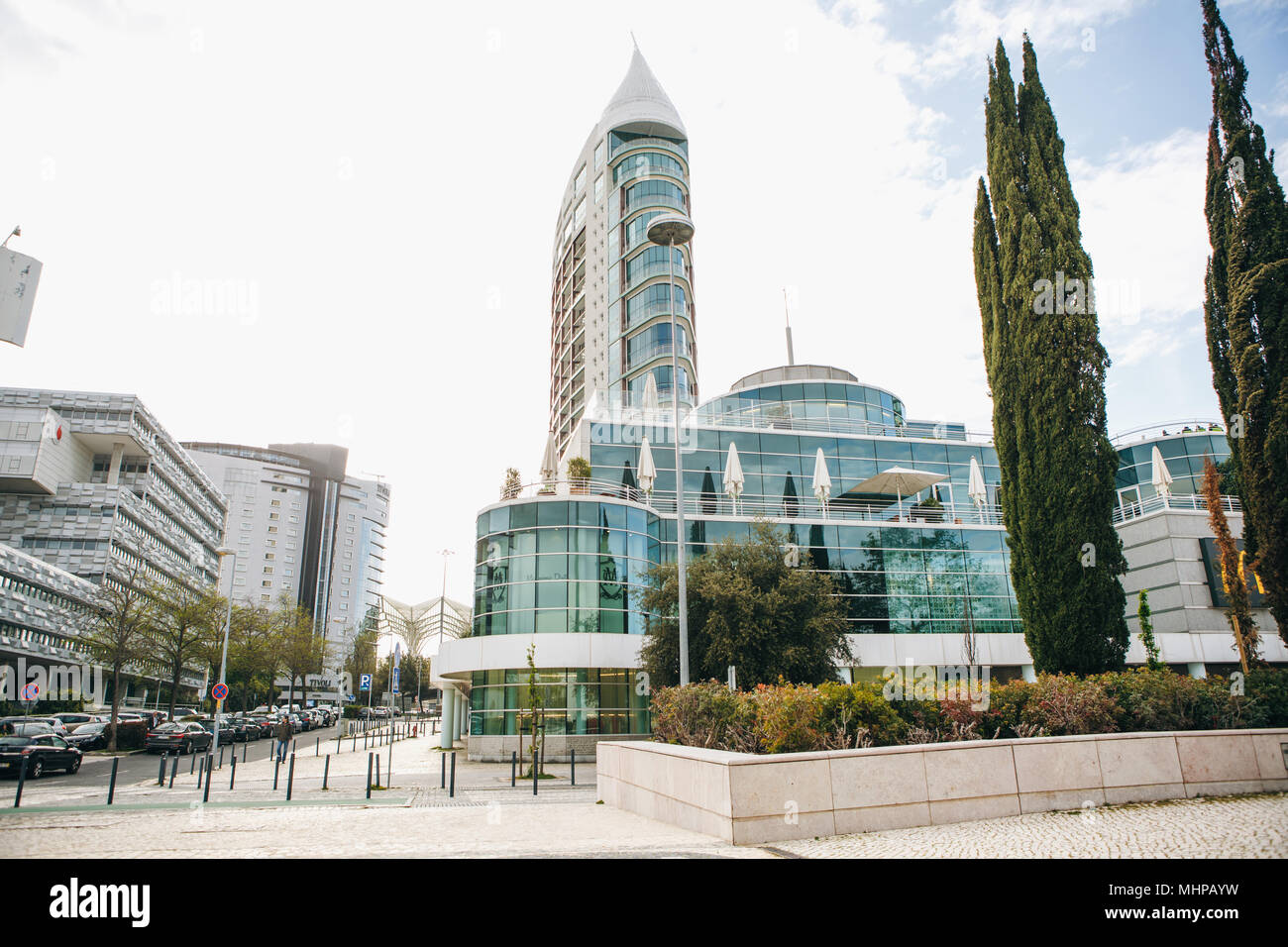 Portugal, Lisbonne 29 avril 2018 : centre commercial Vasco da Gama avec son architecture unique Banque D'Images