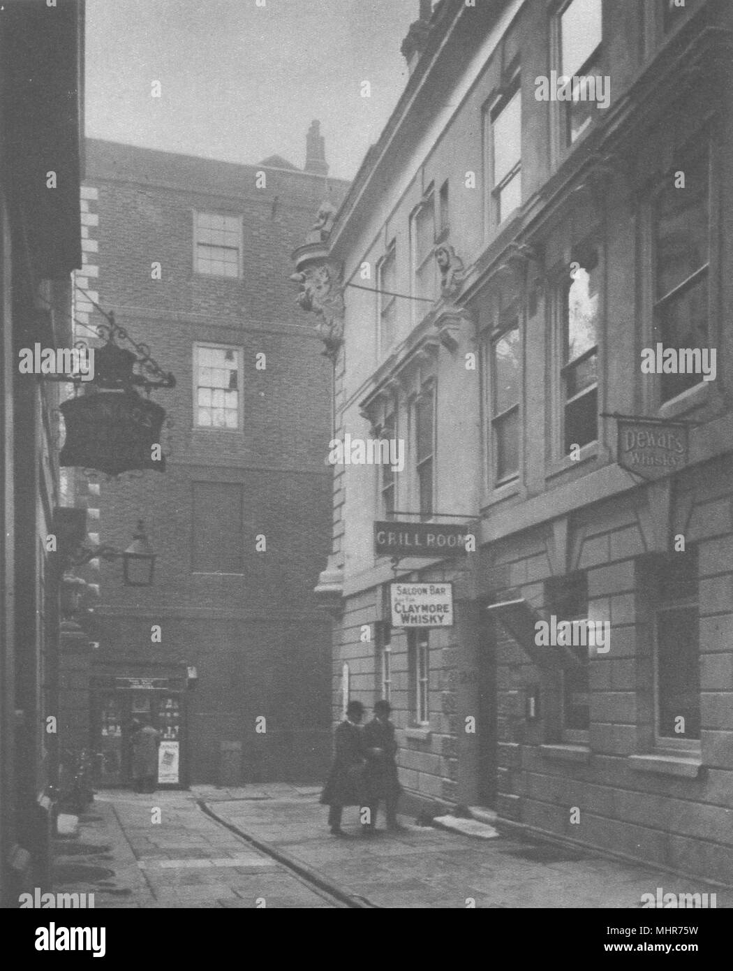 Londres. Dans la région de Devereux Court, plein de dix-huitième siècle 1926- associations imprimer Banque D'Images