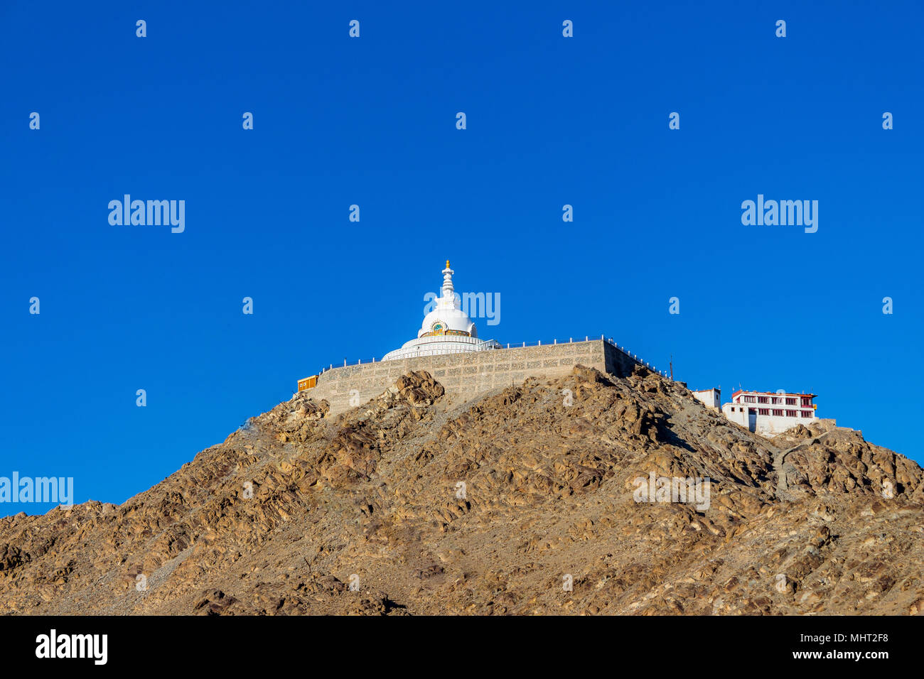 Le stupa est l'un des plus anciens et des plus anciens stupas situé dans la ville de Leh, Ladakh, le Jammu-et-Cachemire, en Inde, en Asie. Banque D'Images