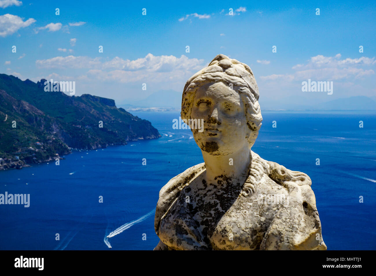 Statue de la Villa Cimbrone à Ravello, Côte Amalfitaine, Italie surplombant la Mer Méditerranée Banque D'Images