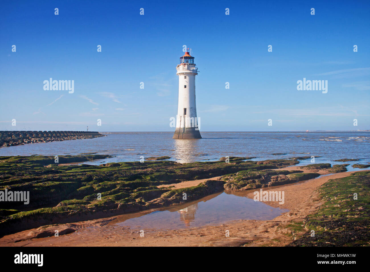 La plage du terrain, près de perchaude Rock Lighthouse, New Brighton, Angleterre Banque D'Images