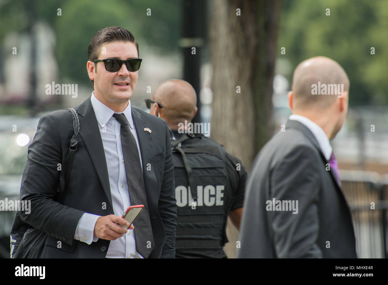 WASHINGTON D.C., États-Unis - 21 juin, 2016 - agent des services secrets à White House building view Banque D'Images