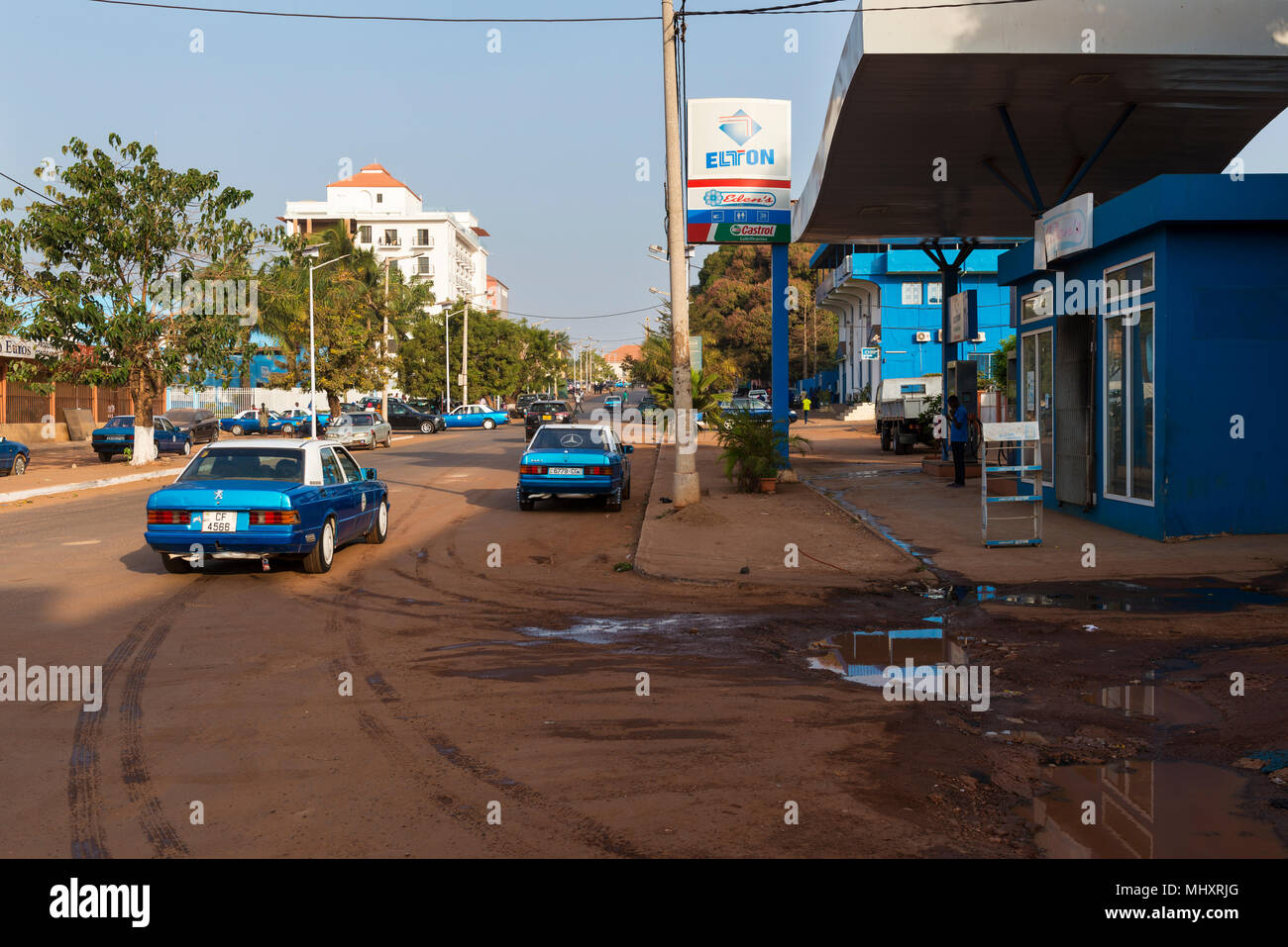Bissau, République de Guinée-Bissau - 28 janvier 2018 : Vue de l'Avenue (Avenida Amilcar Cabral Amilcar Cabral) dans la ville de Bissau, République de Gu Banque D'Images