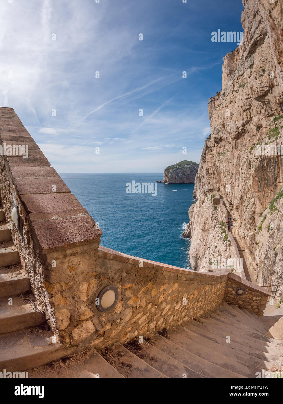 La péninsule rocheuse de Capo Caccia, avec de hautes falaises, est situé près de Alghero ; dans ce domaine, il y a les célèbres Grottes de Neptune Banque D'Images