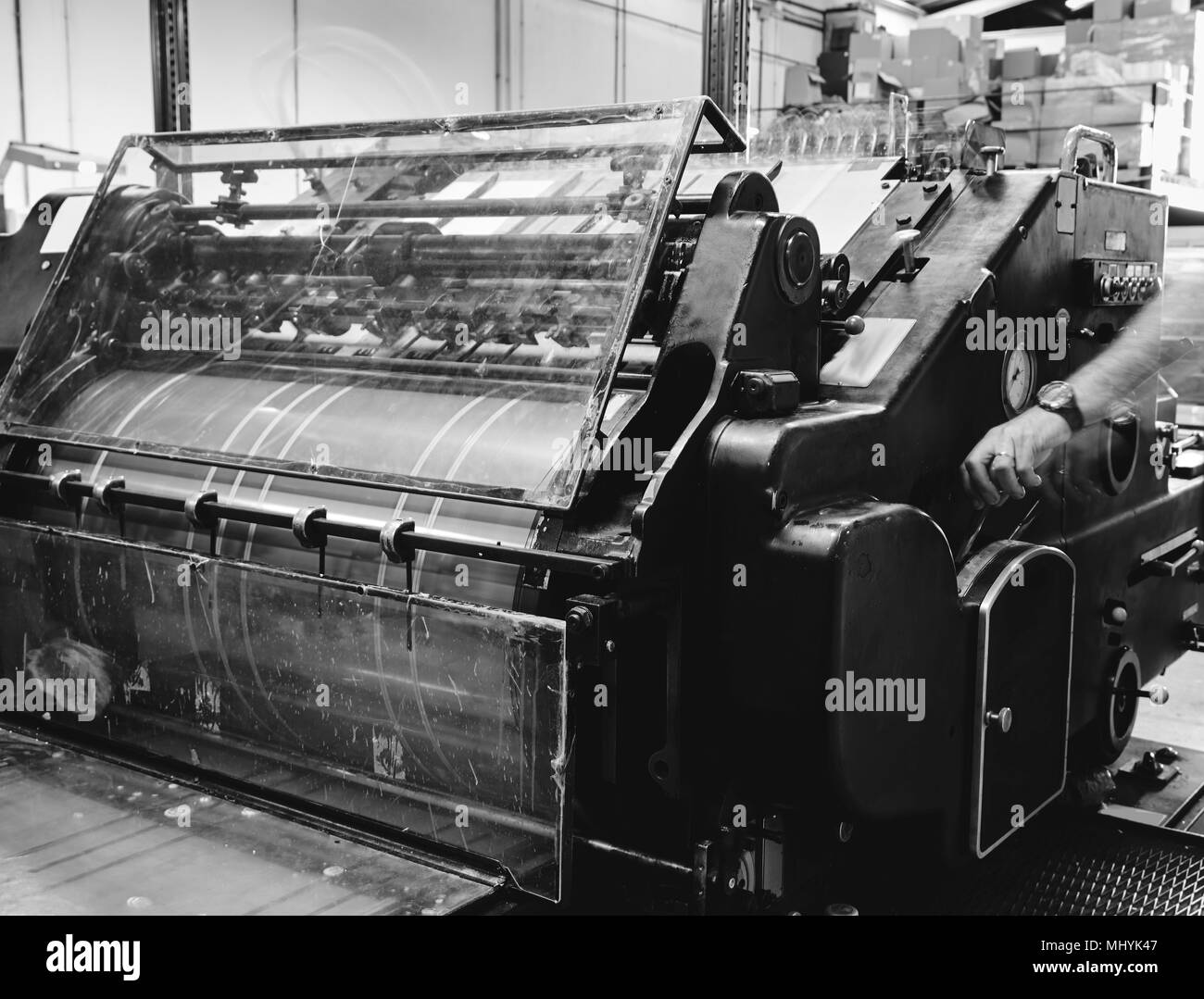 Lithographie de l'imprimante de la machine dans un cylindre d'usine d'impression Banque D'Images