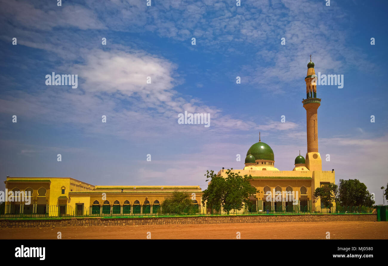 Vue extérieure de la Grande Mosquée de Niamey, financé avec l'argent du gouvernement libyen de Kadhafi, Niamey, Niger Banque D'Images