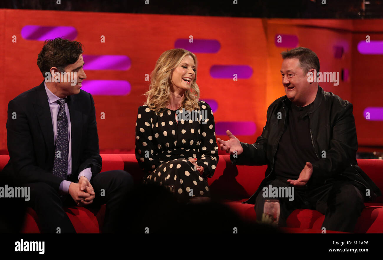 (De gauche à droite) Stephen Mangan, Emilia Fox, et Johnny Vegas pendant le tournage pour le Graham Norton Show à BBC Studioworks à Londres, pour être diffusé sur BBC One le vendredi soir. Banque D'Images