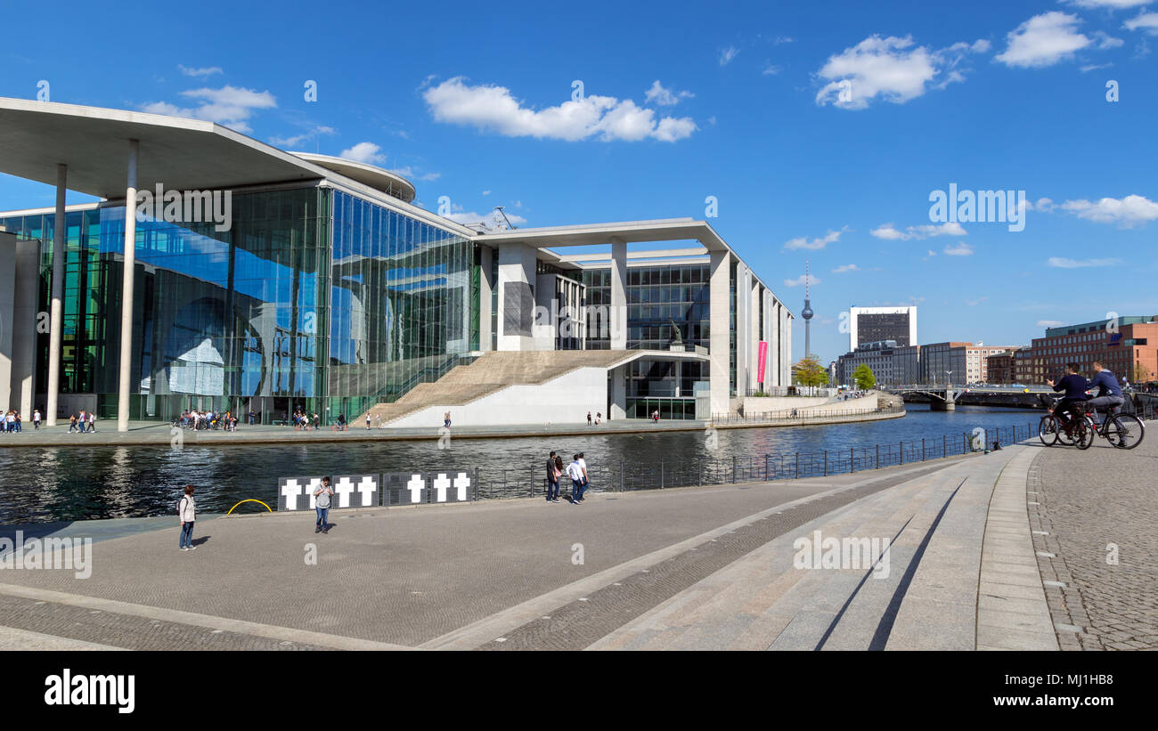 BERLIN, ALLEMAGNE - Apr 28, 2018 : Le bâtiment Marie-Elisabeth Luders Haus. L'un des bâtiments dans le nouveau complexe parlementaire dans le nouveau quartier du gouvernement o Banque D'Images