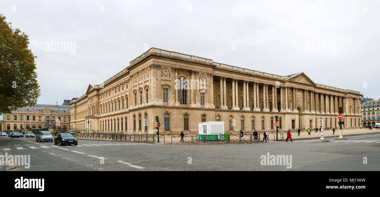 L'aile Sully du Louvre. Paris, France Banque D'Images