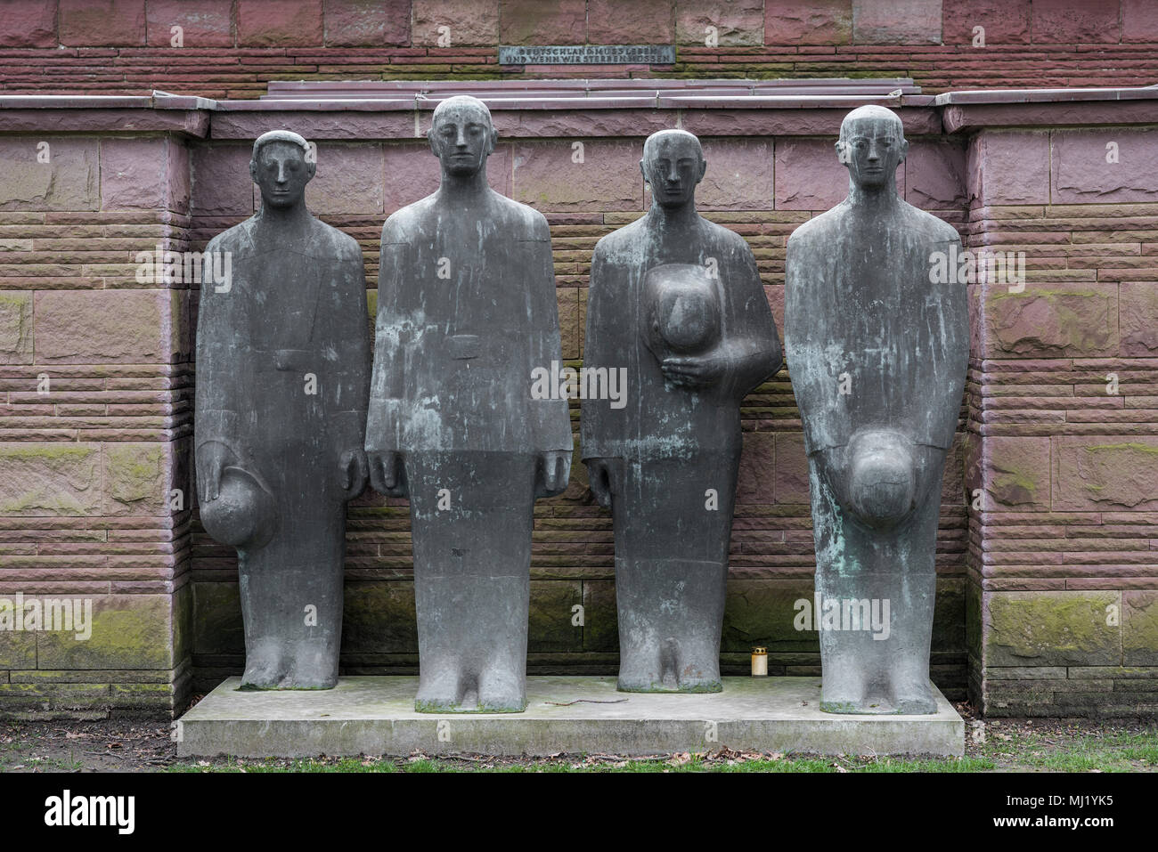 Cimetière militaire allemand de Langemark, de restructuration 2015, deuil, Soldats Memorial Première Guerre mondiale, Langemark Poelkapelle Banque D'Images
