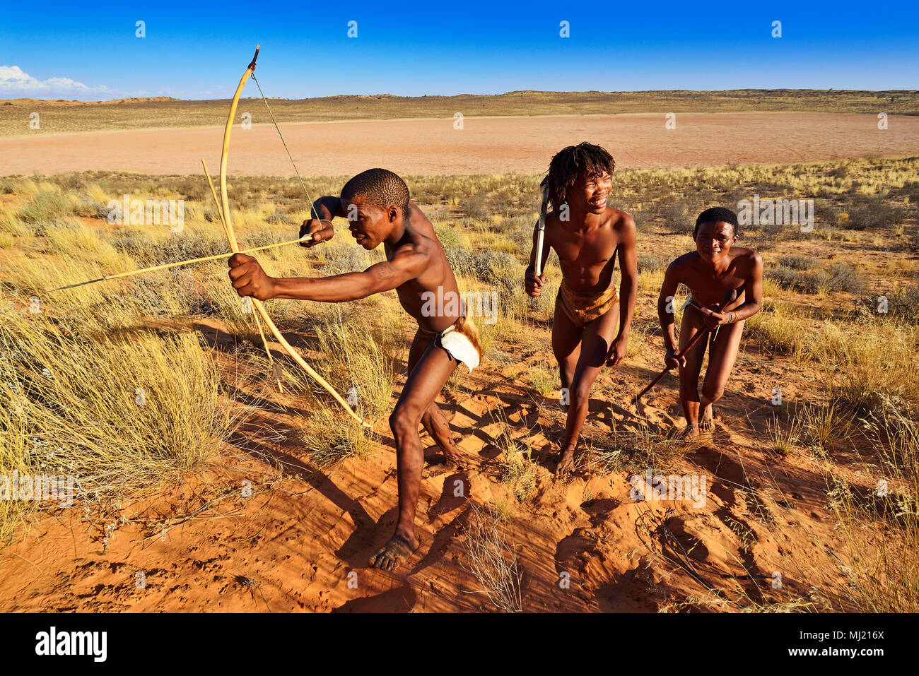 Les San Bushmen de chasse, ou du Kalahari, Kgalagadi Transfrontier Park, North Cape, Afrique du Sud Banque D'Images