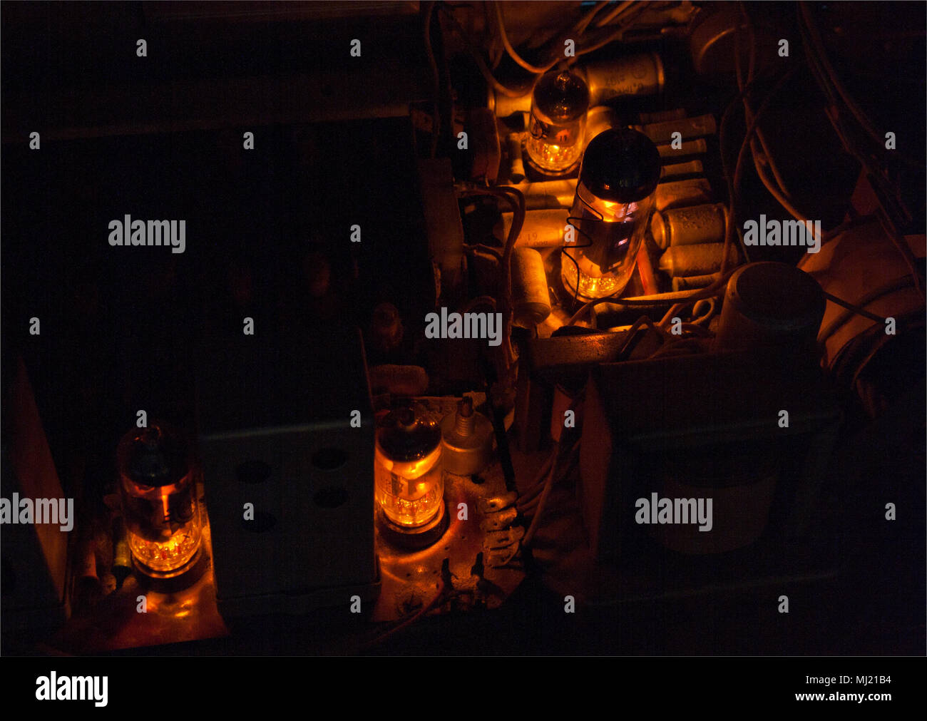 Tubes à vide glowing Banque D'Images