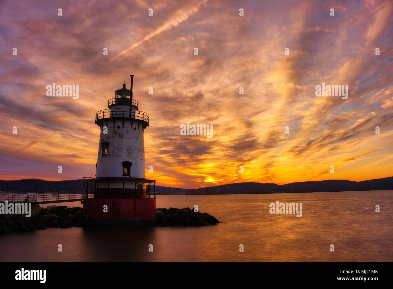 Tarrytown Lighthouse à New York (heure d'or) Banque D'Images