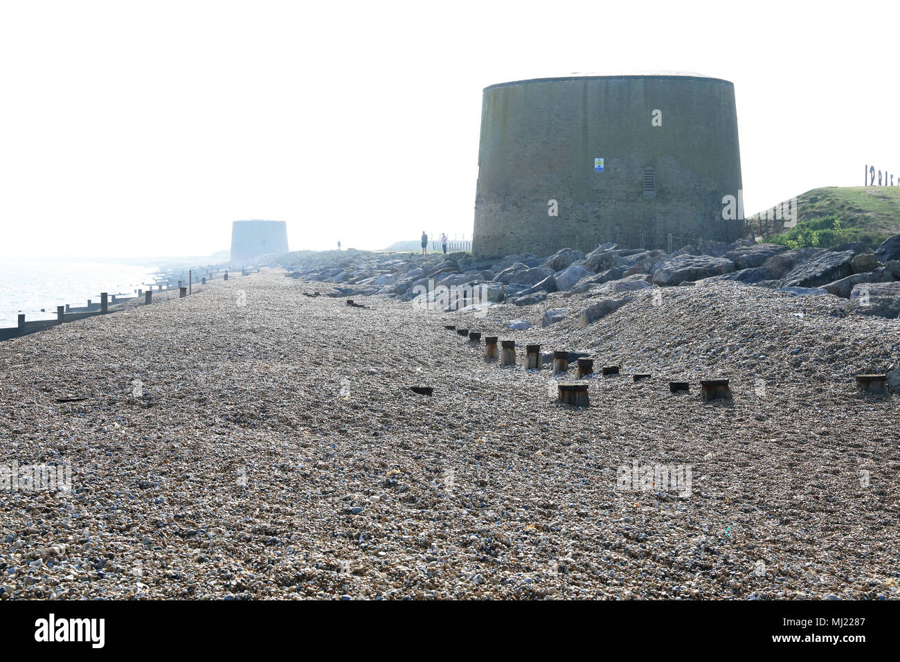 Deux tours Martello sur la plage de Hythe, près de Folkestone, Kent, UK Banque D'Images