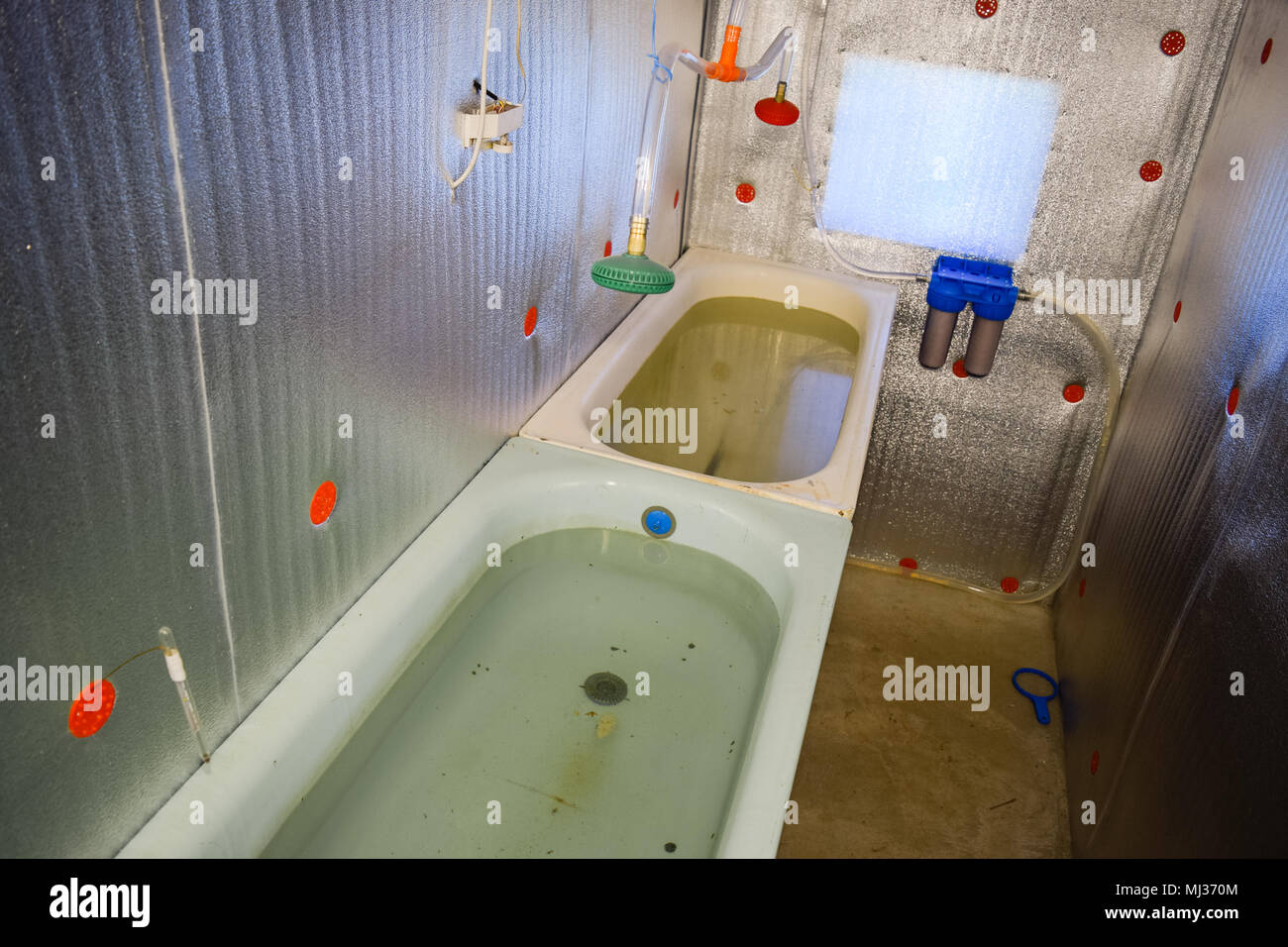 Un prix pour la croissance des alevins de poissons. Baignoire pour la RFY. Un poisson-nursery Banque D'Images