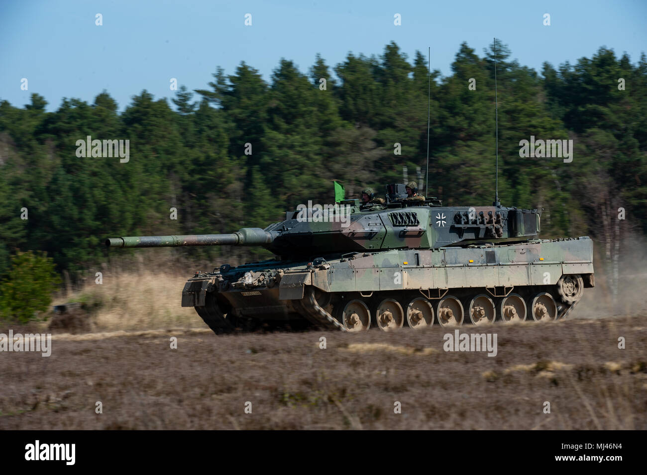 19 avril 2018, l'Allemagne, de Munster : un char de combat de type 'Leopard 2 A7' se trouve sur la zone d'entraînement militaire au Munster. Photo : Philipp Schulze/dpa Banque D'Images