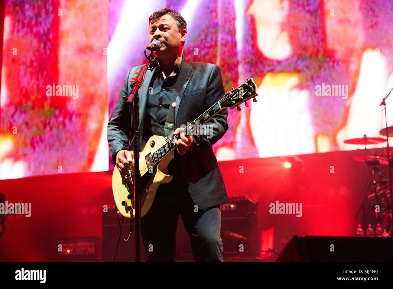 SSE Arena Wembley, London, UK 4 mai 2018, Manic Street Preachers' Nicky Wire, Manic Street Preachers sur leur 'La résistance est vaine' tour, Crédit : Richard Soans/Alamy Live News Banque D'Images