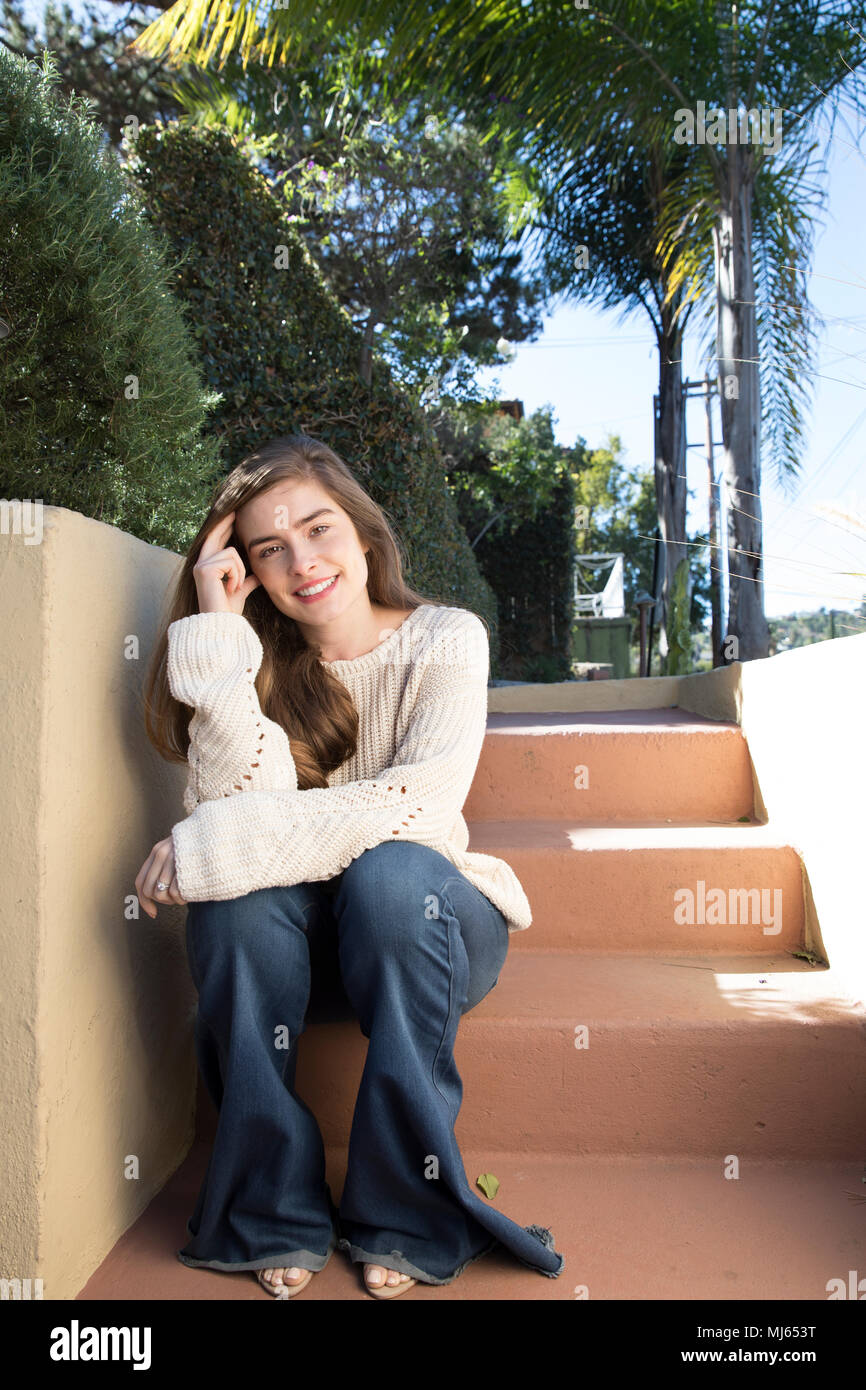 Rachel Shenton pose pour un portrait dans la région de Los Angeles Californie Banque D'Images