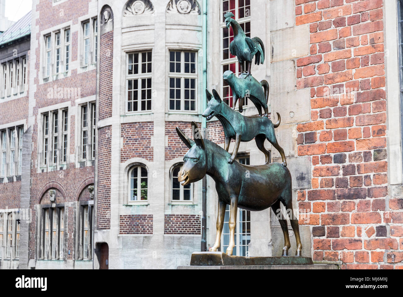 Brême, Allemagne. Statue en bronze par Gerhard Marcks illustrant le musiciens de Brême, érigé en 1953 Banque D'Images